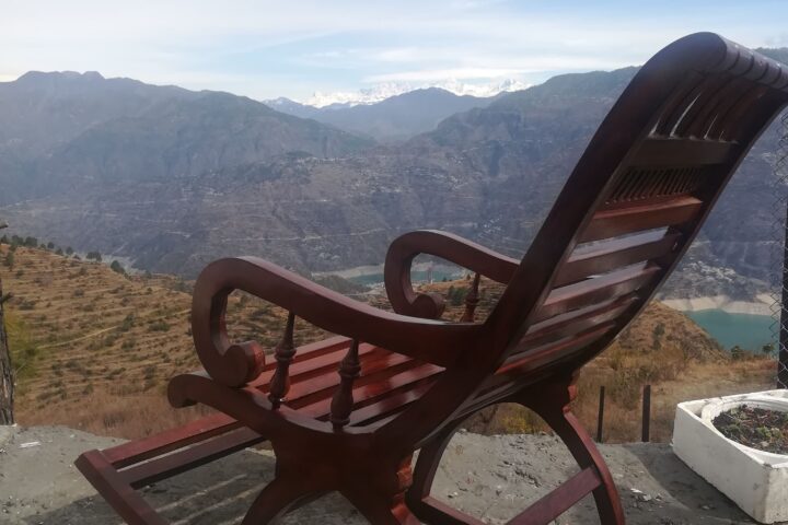 Enjoy with Friends and Family in Atulya Neer Cottages. Beautiful Mountain Cottage in the Himalayas to relax situated on Chamba Uttarkashi Highway